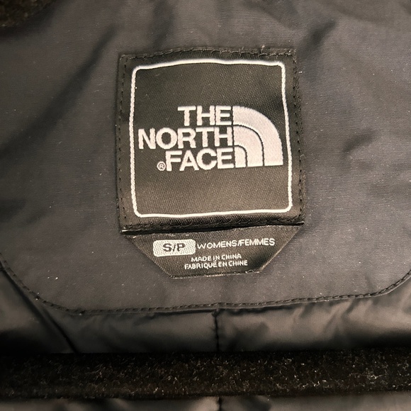 The North Face Women’s HyVent Rain Trench Coat - Picture 12 of 16